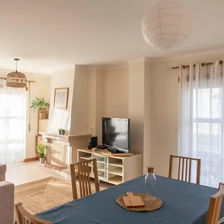 Middle Of The Bay 2 Bedroom 아파트 *