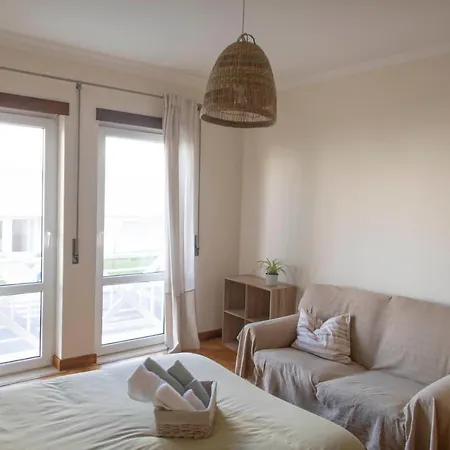 Middle Of The Bay 2 Bedroom フェレル